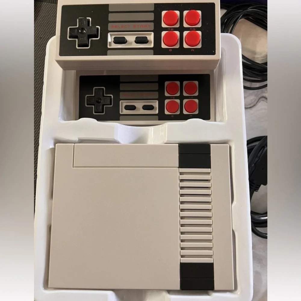 MINI NINTENDO GAME SIMULATOR W 2 CONTROLLERS & 600 GAMES BY COOL BABY